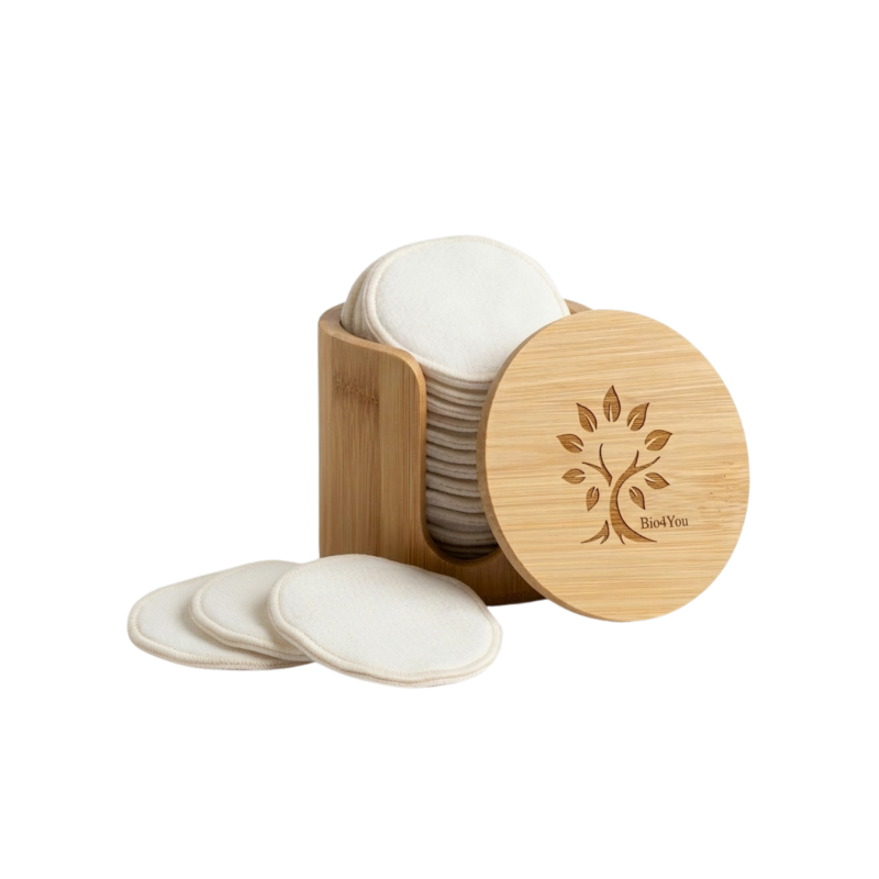16 Reusable Make-Up Pads with a Bamboo Holder