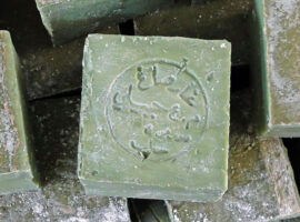 Ehtne Aleppo seep valmistaja templi ja araabiakeelse märgistusega