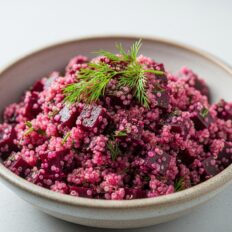 Täistera-Kinoa-Salat Punapeediga (Gluteenivaba & Vegan)