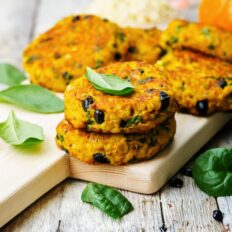 Hirsi-kõrvitsa-oaburgerid taldrikul – diabeedisõbralik taimne retsept