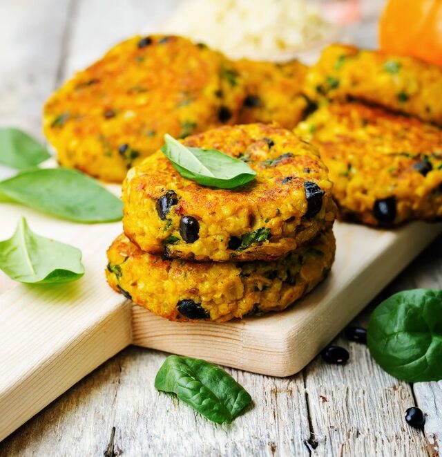 Hirsi-kõrvitsa-oaburgerid retsept Hirsi-kõrvitsa-oaburgerid taldrikul – diabeedisõbralik taimne retsept